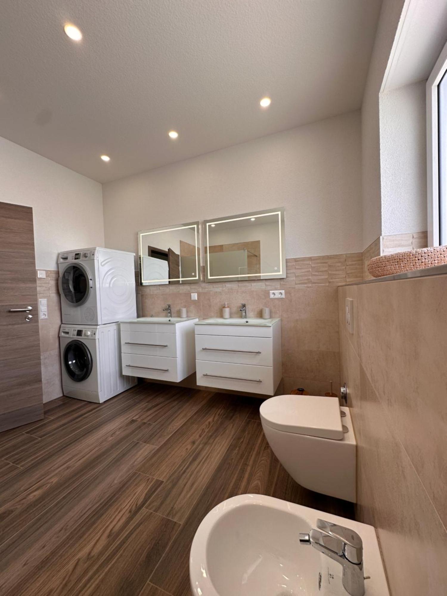 Amao-Obsidian I 120Qm I Elegantes Business- & Familienapartment I 3 Schlafzimmer I Kingsize Betten Schwanau Bagian luar foto
